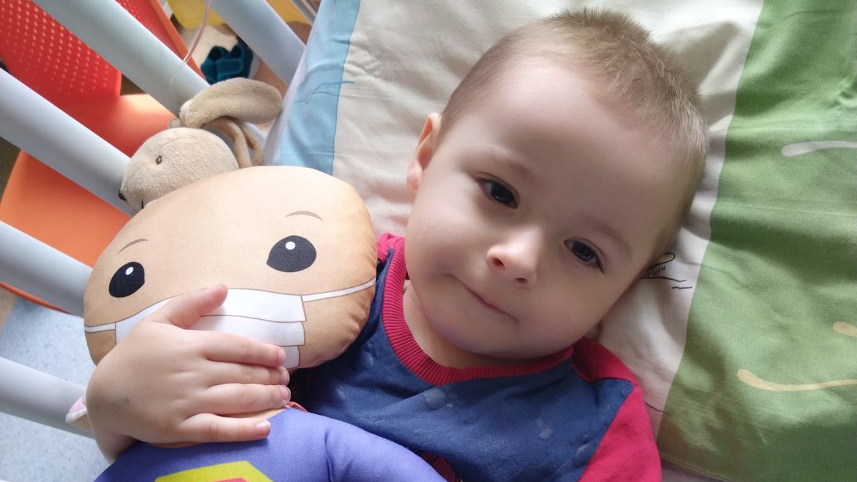 Malý Filípek onemocněl akutní leukémií. Náročná léčba potrvá dva roky